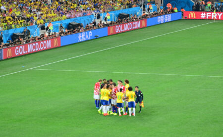 他们改用贴 他们改用贴